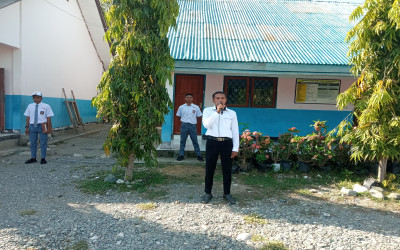 Jumles Taemnanu, Upacara Bendera Bagian dari Mendisiplinkan diri.